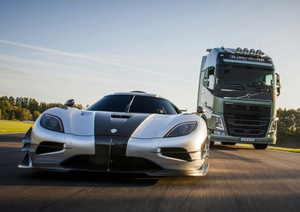 Volvo kamion izaziva Koenigsegg
